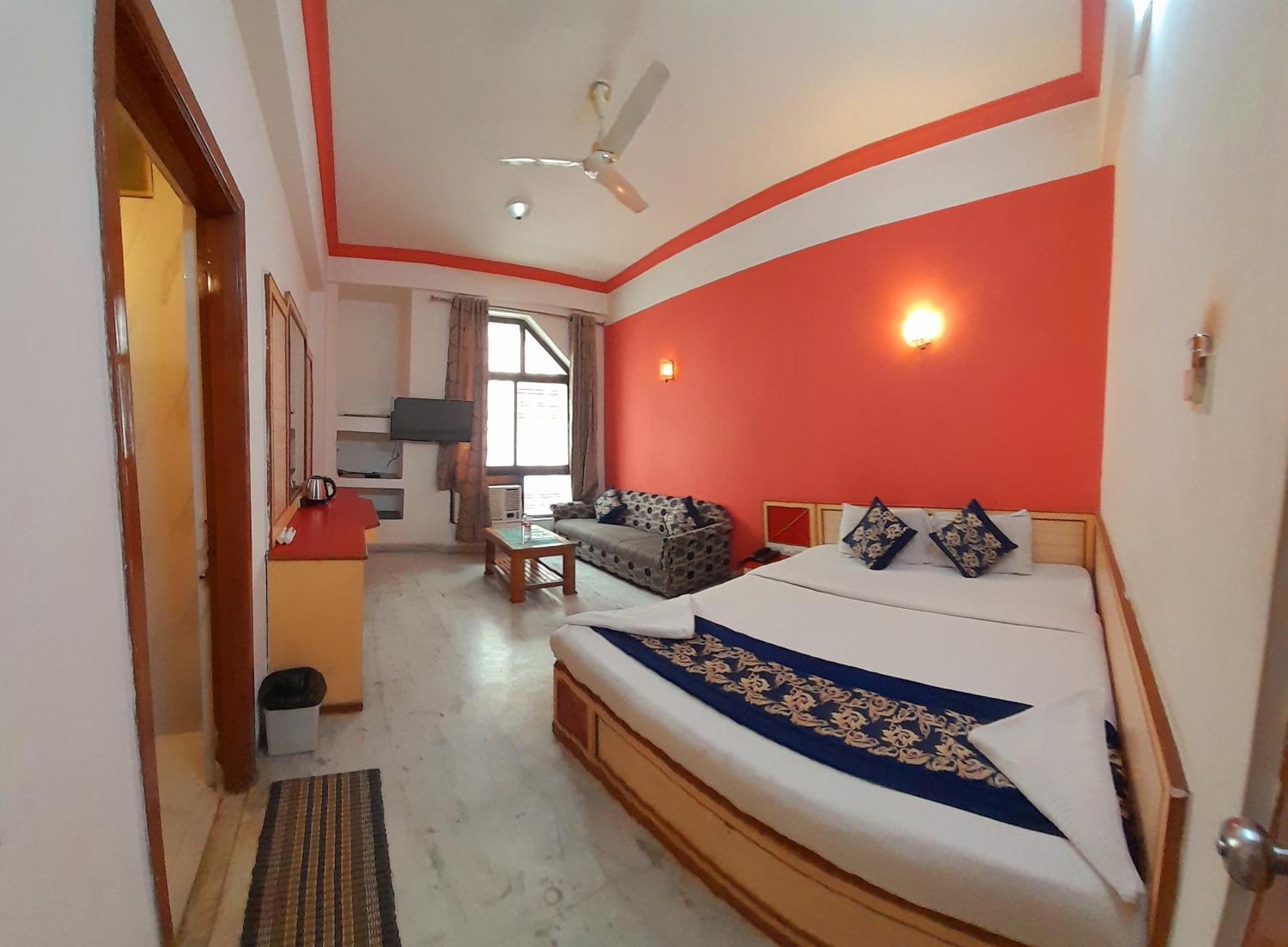 Indore Palace - Feel At Shirdi