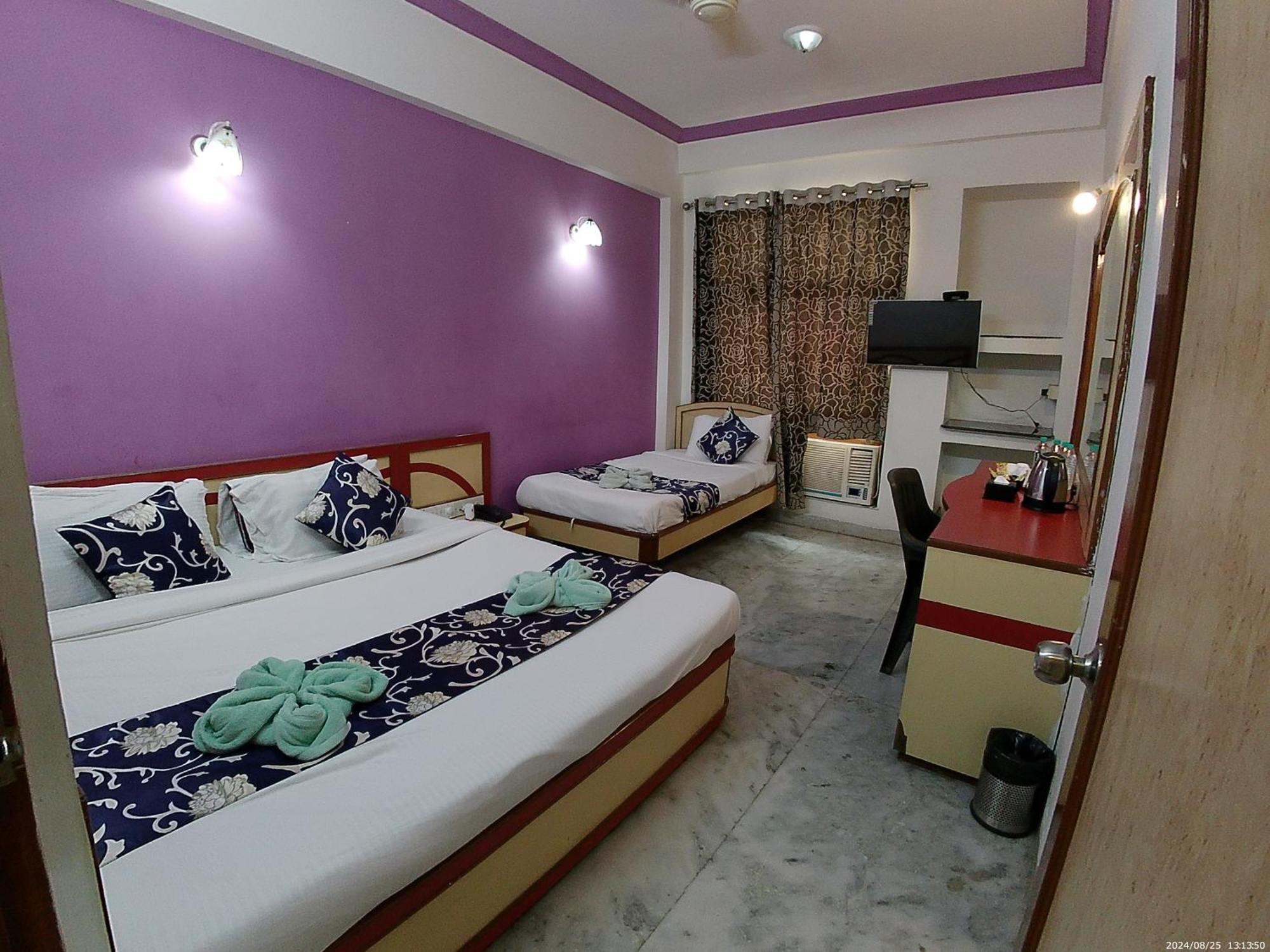 Indore Palace - Feel At Shirdi