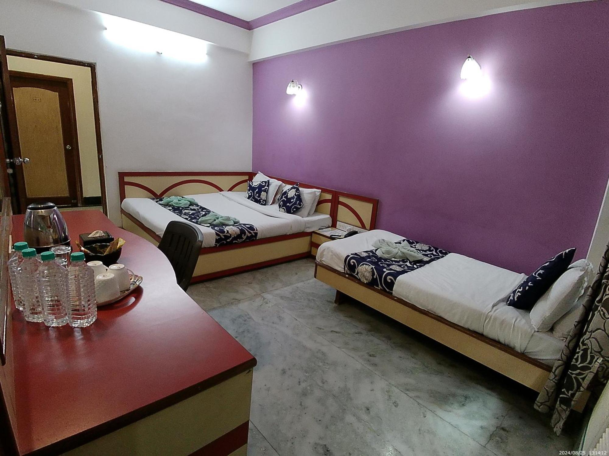 Indore Palace - Feel At 3* Shirdi