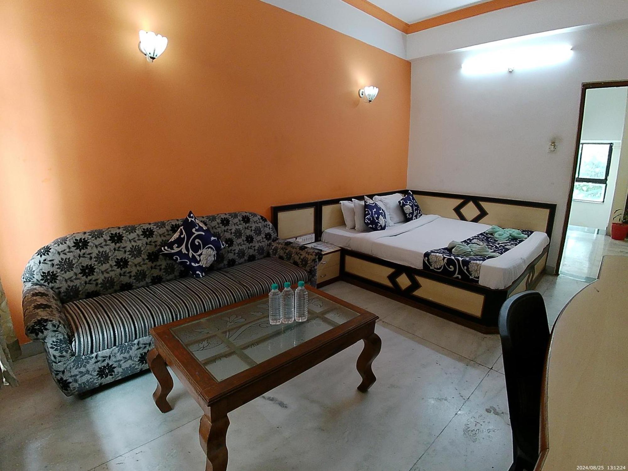 Indore Palace - Feel At Hotel Shirdi