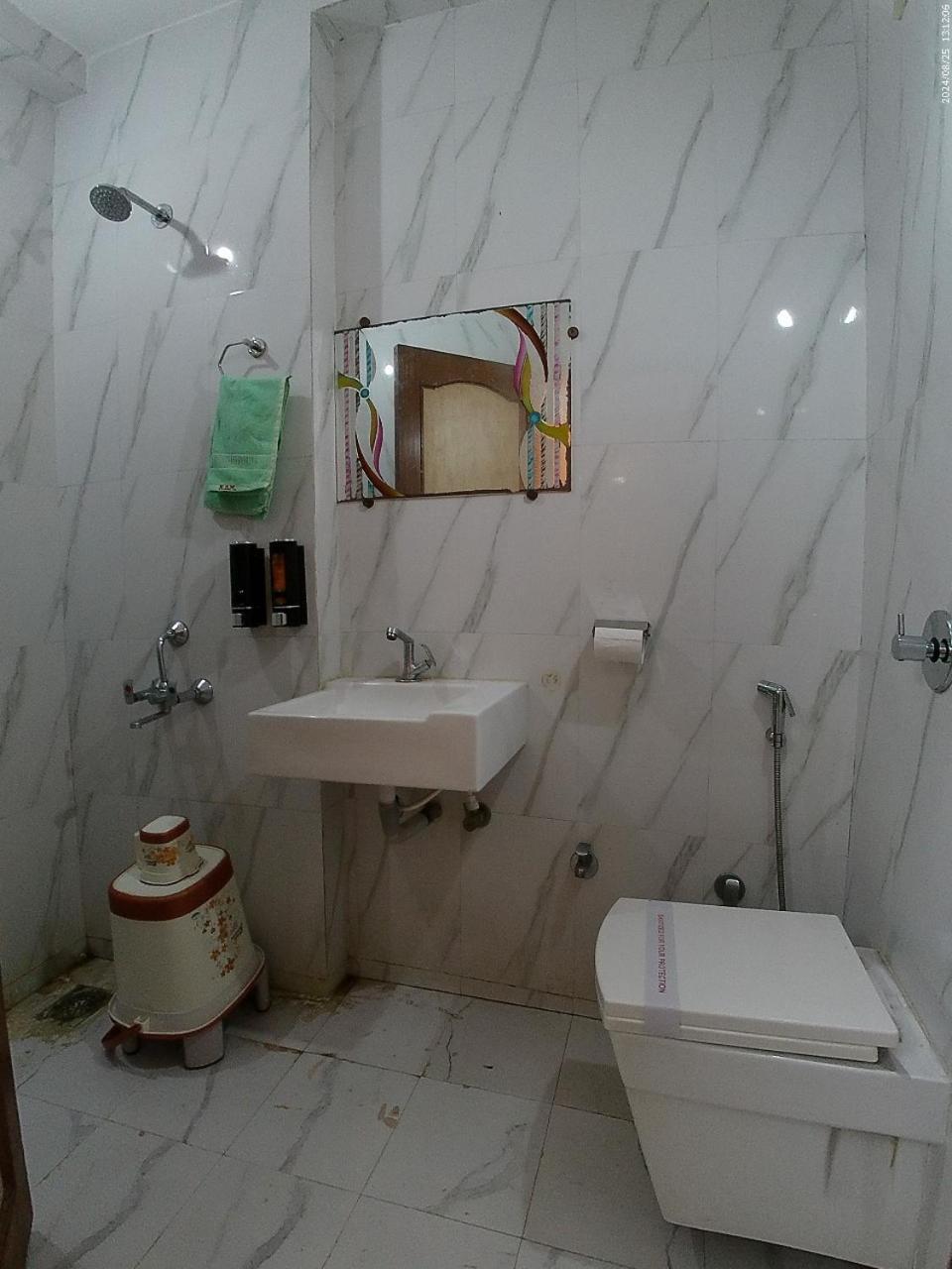 Indore Palace - Feel At 3* Shirdi