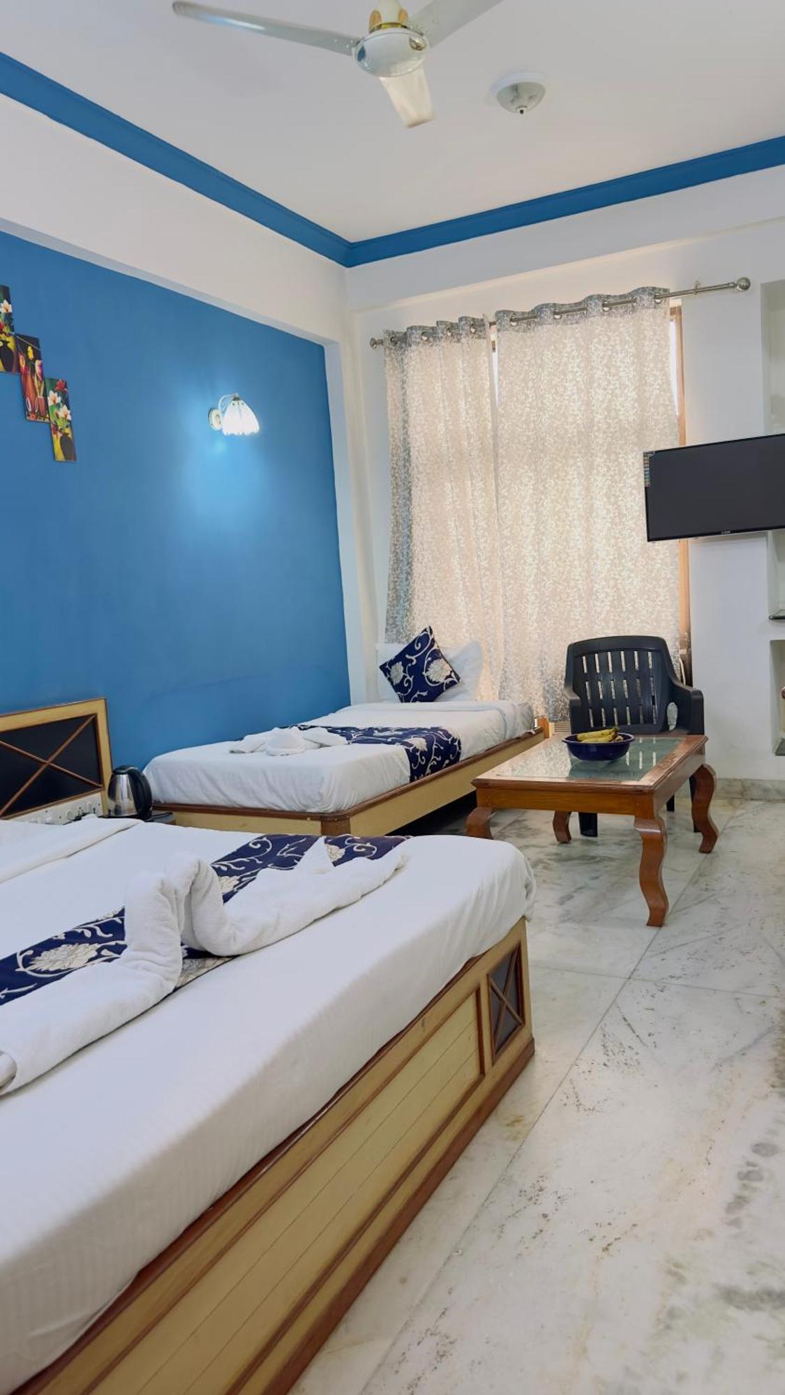 Hotel Indore Palace - Feel At