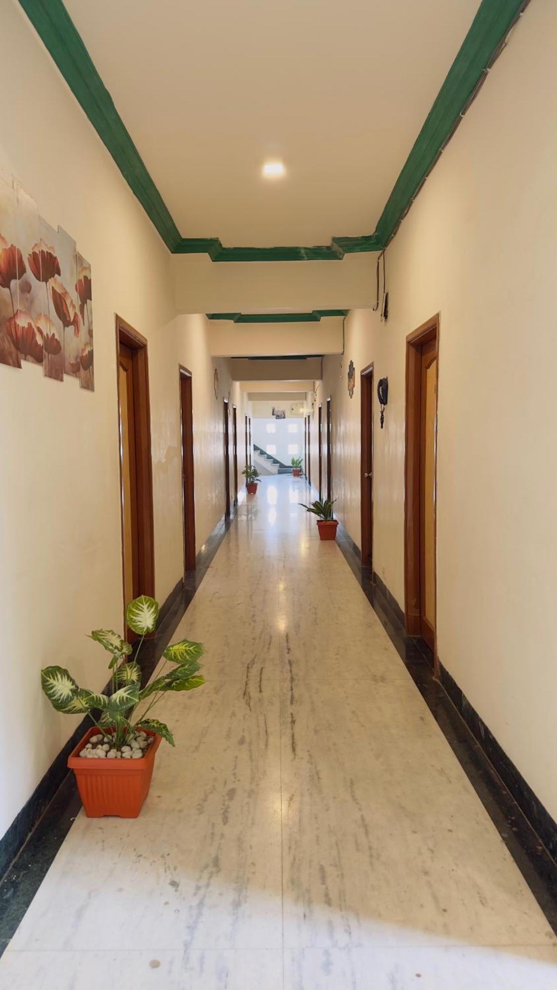 Hotel Indore Palace - Feel At Shirdi