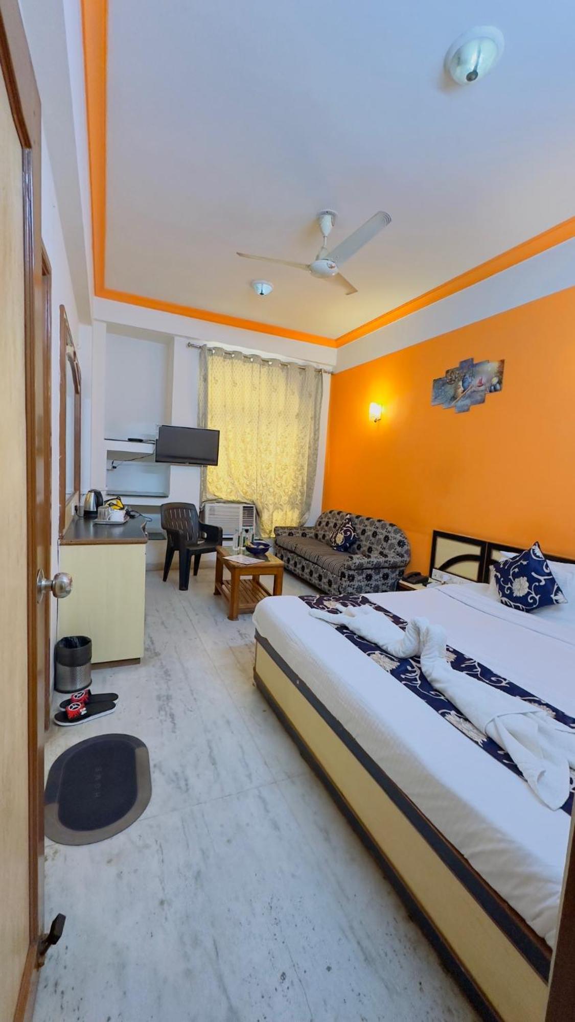 Hotel Indore Palace - Feel At Shirdi
