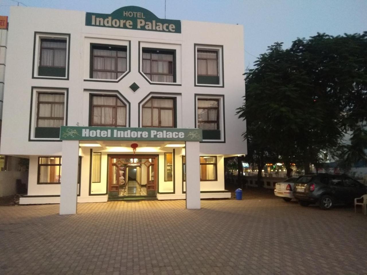 Hotel Indore Palace - Feel At 3*